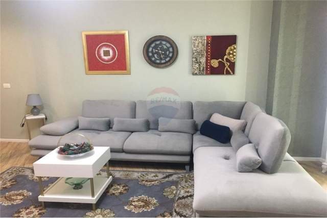 Tirane, jepet me qera apartament 1+1 Kati 9, 76 m² 550 Euro (Rruga e Dibres)
