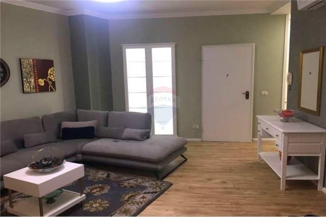 Tirane, jepet me qera apartament 1+1 Kati 9, 76 m² 550 Euro (Rruga e Dibres)