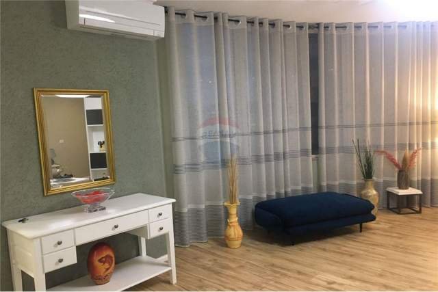 Tirane, jepet me qera apartament 1+1 Kati 9, 76 m² 550 Euro (Rruga e Dibres)