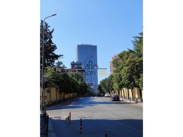 Tirane, jepet me qera apartament 1+1 Kati 4, 60 m² 500 € (Mbrapa Ambasades Amerikane)