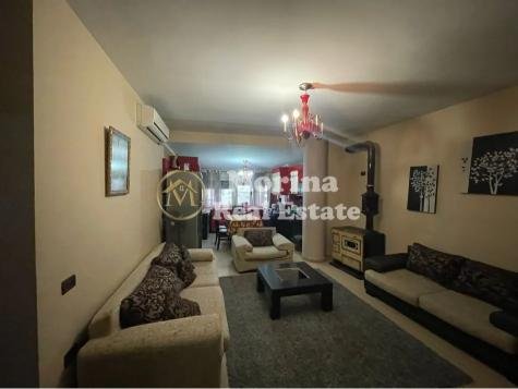 Tirane, jepet me qera apartament 3+1 Kati 5, 120 m² 750 € (Tregu Elektrik-Rr.Zonja Curre)