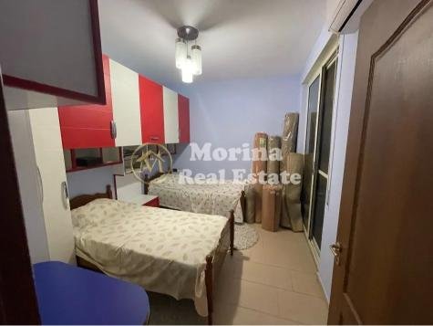 Tirane, jepet me qera apartament 3+1 Kati 5, 120 m² 750 € (Tregu Elektrik-Rr.Zonja Curre)
