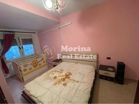 Tirane, jepet me qera apartament 3+1 Kati 5, 120 m² 750 € (Tregu Elektrik-Rr.Zonja Curre)