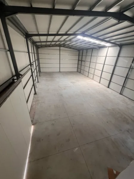 Tirane, shitet magazine Kati 0, 1.000 m² 650.000 € (Autostrada Tirane-Durres)