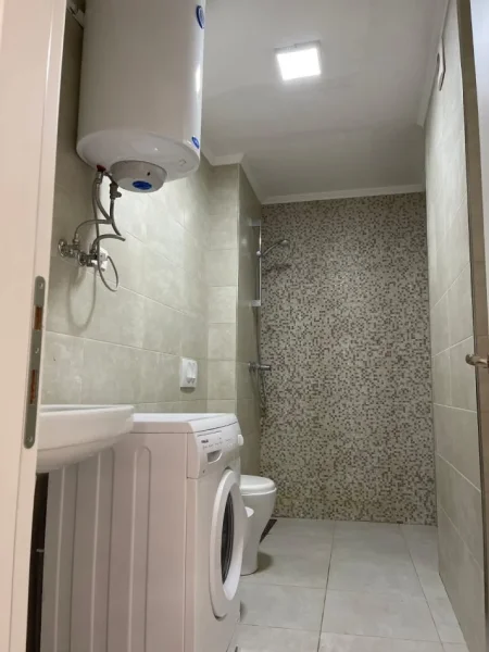 Tirane, jepet me qera apartament 1+1+Aneks+Ballkon Kati 1, 63 m² 500 € (Don Bosco Fjori di Bosco)
