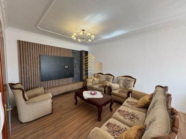 Tirane, jepet me qera Vile 2+1+Ballkon Kati 2, 120 m² 600 € (rrugen Hajredin Kumbaro.)