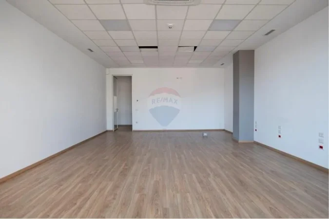 Tirane, jepet me qera zyre , 373 m² 4.500 € (Tregu Elektrik)