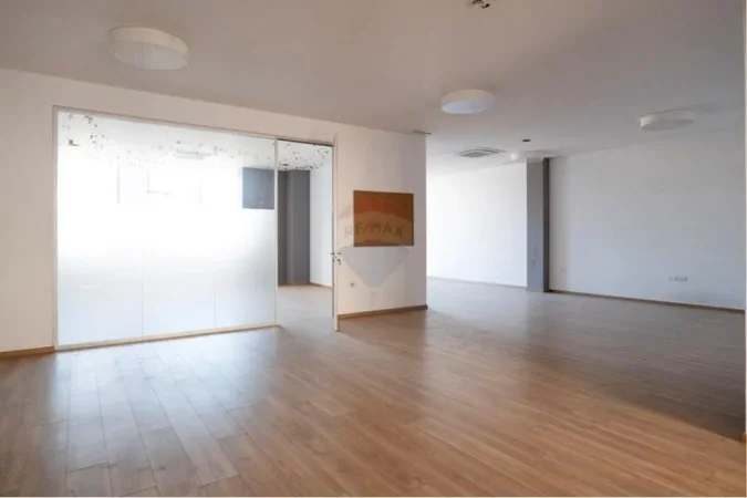 Tirane, jepet me qera zyre , 373 m² 4.500 € (Tregu Elektrik)