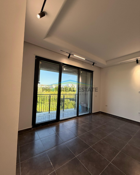 Tirane, shitet apartament 3+1+Ballkon Kati 2, 147 m² 286.000 € (Liqeni i Thate)