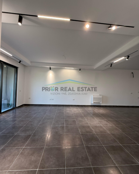Tirane, shitet apartament 3+1+Ballkon Kati 2, 147 m² 286.000 € (Liqeni i Thate)