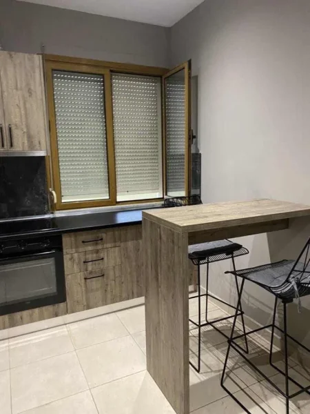 Tirane, jepet me qera apartament 1+1 Kati 2, 50 m² 400 € (tregu elektrik)