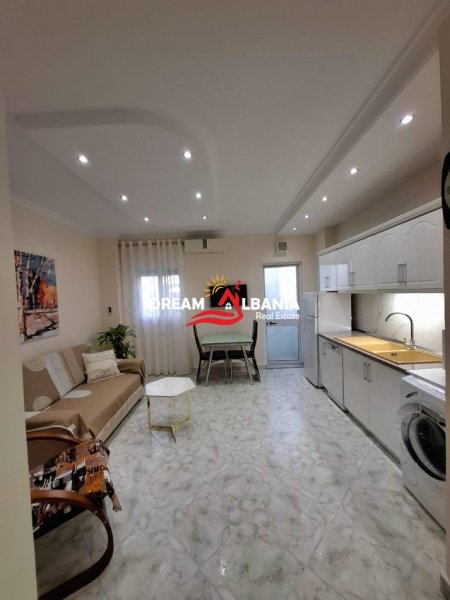Tirane, jepet me qera apartament 1+1+Ballkon Kati 3, 550 € (Ne zonen e Komunes se Parisit, prane Kristal Center, ID 42111371)