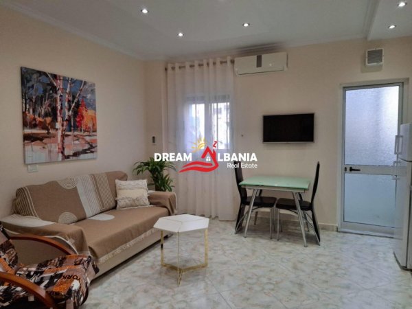 Tirane, jepet me qera apartament 1+1+Ballkon Kati 3, 550 € (Ne zonen e Komunes se Parisit, prane Kristal Center, ID 42111371)