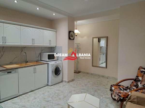 Tirane, jepet me qera apartament 1+1+Ballkon Kati 3, 550 € (Ne zonen e Komunes se Parisit, prane Kristal Center, ID 42111371)