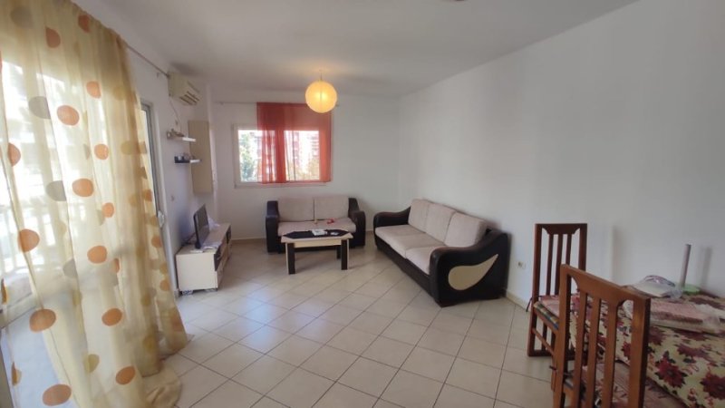 Tirane, jepet me qera apartament 2+1 Kati 4, 110 m² 600 € (KOMUNA E PARSIT)