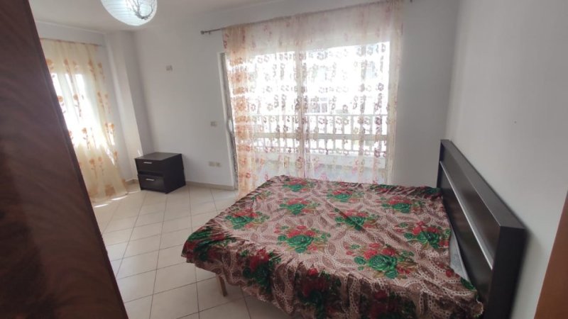 Tirane, jepet me qera apartament 2+1 Kati 4, 110 m² 600 € (KOMUNA E PARSIT)