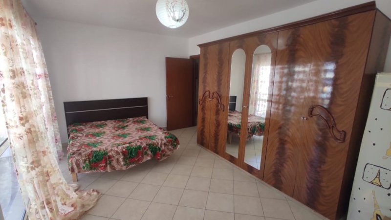 Tirane, jepet me qera apartament 2+1 Kati 4, 110 m² 600 € (KOMUNA E PARSIT)