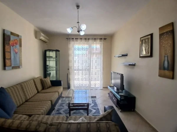 Tirane, jepet me qera apartament 1+1+Ballkon Kati 7, 78 m² 450 € (Don Bosko)