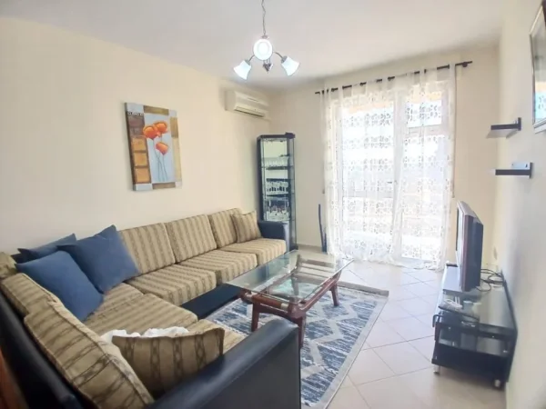 Tirane, jepet me qera apartament 1+1+Ballkon Kati 7, 78 m² 450 € (Don Bosko)