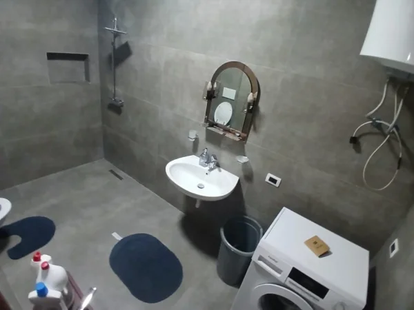 Tirane, jepet me qera apartament 1+1+Ballkon Kati 7, 78 m² 450 € (Don Bosko)
