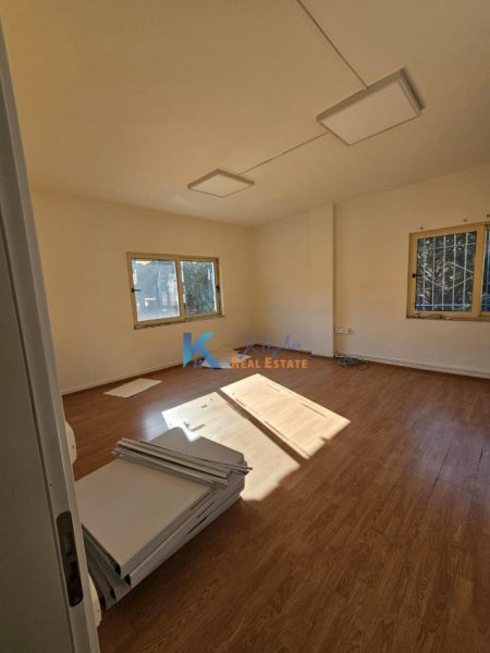 Tirane, jap me qera zyre Kati 2, 150 m² 1.500 € (AFER STADIUMIT DINAMO)