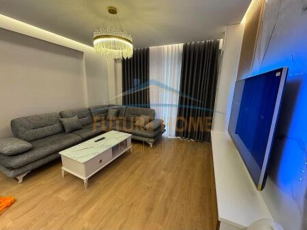 Tirane, shitet apartament 2+1 Kati 3, 90 m² 300.000 € (Liqeni i Thate)