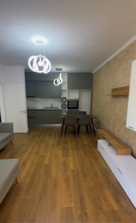 Durres, te Pista Iliria, shes apartament 1+1 Kati 5, 80 m² 99.000 € (Plazh, Durres)