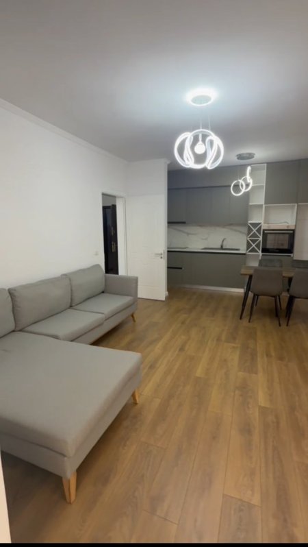 Durres, te Pista Iliria, shes apartament 1+1 Kati 5, 80 m² 99.000 € (Plazh, Durres)