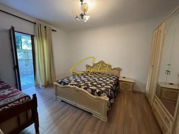Tirane, jepet me qera apartament 2+1 Kati 2, 120 m² 600 € (SAUK)