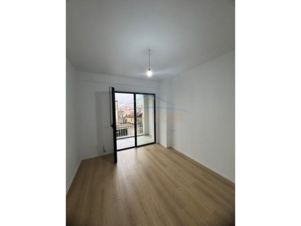 Tirane, shitet apartament 1+1+Ballkon+Post Parkimi,  Kati 3, 67 m² 152.000 € (ASL 2)