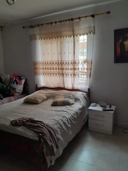 Tirane, shes Vile 1 Katshe , 350 m² (YZBERISHT)