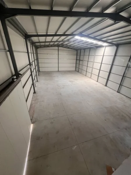 Tirane, jepet me qera magazine Kati 0, 600 m² 2.600 € (Autostrada Tirane Durres)