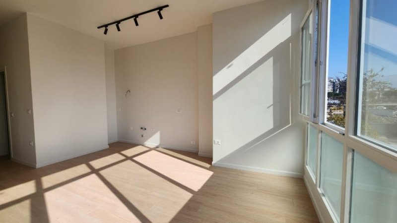 Tirane, shitet apartament 1+1+Ballkon Kati 2, 57 m² 124.000 € Stacioni i Trenit
