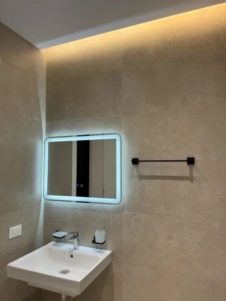 Tirane, jepet me qera apartament 2+1+Ballkon Kati 6, 80 m² 1.300 € (Kompleksi Delijorgji)