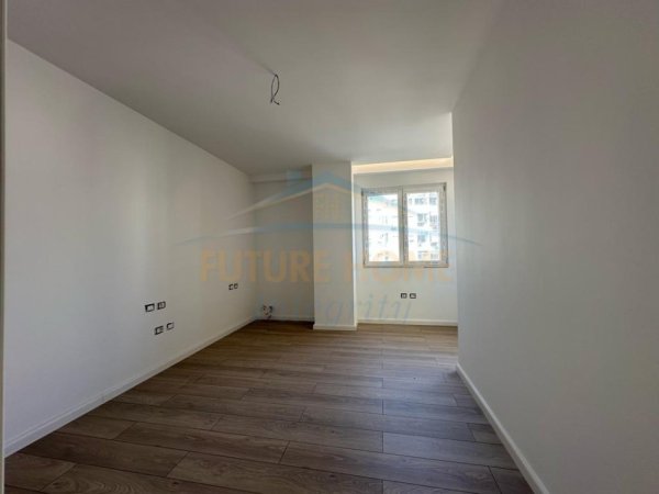 Tirane, shitet apartament 2+1 Kati 4, 102 m² 150.000 € (Yzberisht)