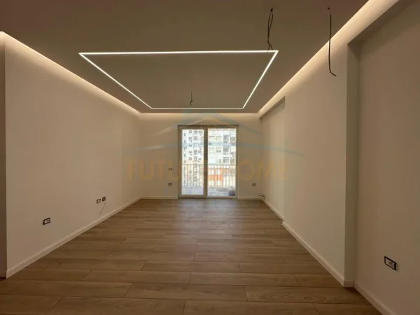 Tirane, shitet apartament 2+1 Kati 4, 102 m² 150.000 € (Yzberisht)