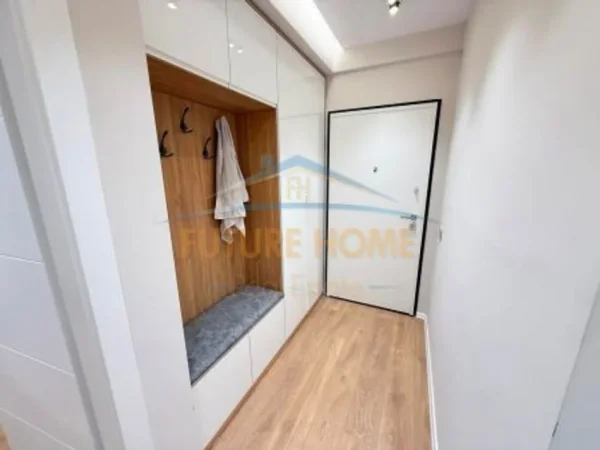 Tirane, jepet me qera apartament 2+1 Kati 2, 120 m² 800 € (Liqeni i Thate)