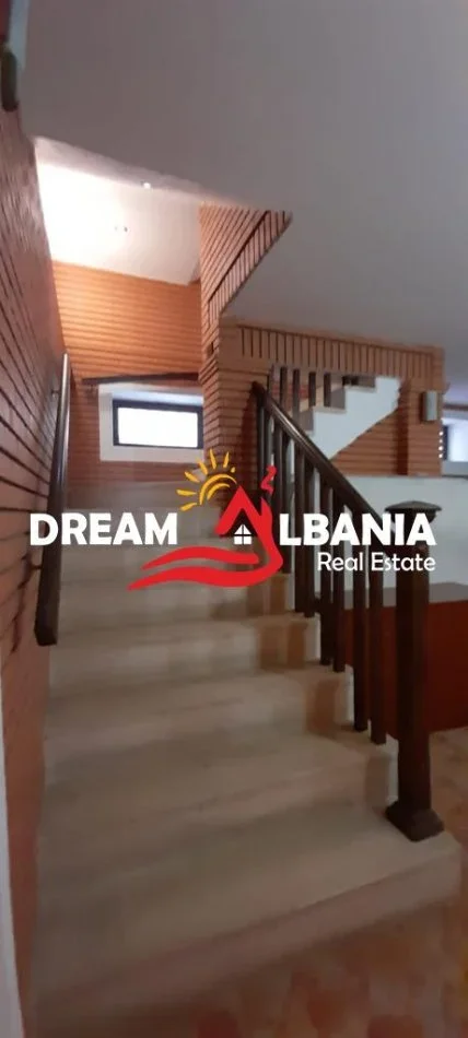 Tirane, jepet me qera ambjent biznesi Kati 1, 1.025 m² 6.500 € (Tek Komuna e Parisit - ID 4251285)