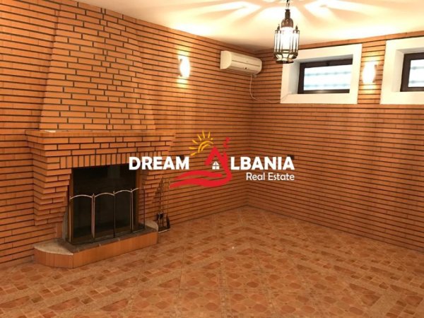 Tirane, jepet me qera ambjent biznesi Kati 1, 1.025 m² 6.500 € (Tek Komuna e Parisit - ID 4251285)
