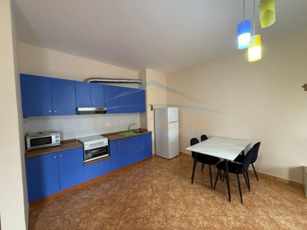 Durres, jepet me qera apartament 2+1 Kati 8, 114 m² 500 € (Durres)