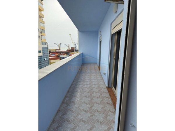 Durres, jepet me qera apartament 2+1 Kati 8, 114 m² 500 € (Durres)