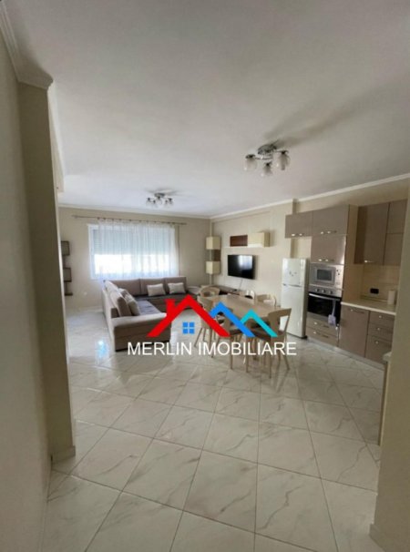 Tirane, jepet me qera apartament 2+1+Ballkon Kati 3, 97 m² 450 € (RRUGA SHEFQET KUKA)