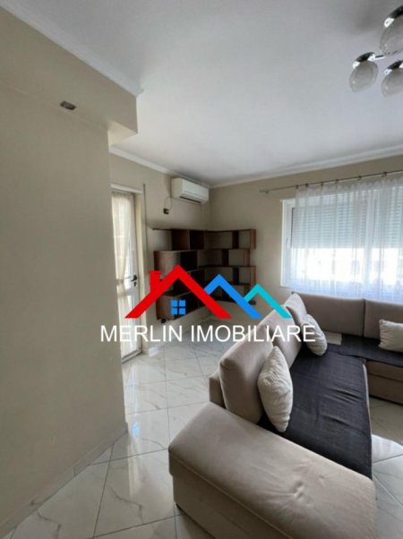 Tirane, jepet me qera apartament 2+1+Ballkon Kati 3, 97 m² 450 € (RRUGA SHEFQET KUKA)