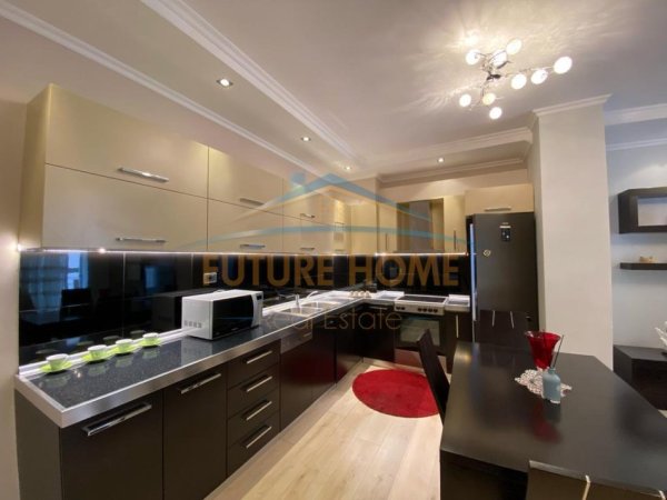 Tirane, jepet me qera apartament 2+1 Kati 4, 100 m² 650 € (Kodra e Diellit)