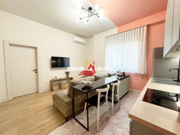 Tirane, jepet me qera apartament 1+1+Ballkon Kati 2, 47 m² 700 € (Prane Pazarit te Ri, ID 42111372)