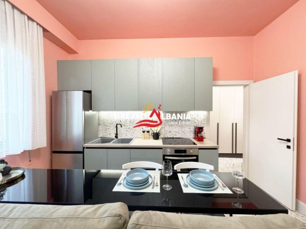 Tirane, jepet me qera apartament 1+1+Ballkon Kati 2, 47 m² 700 € (Prane Pazarit te Ri, ID 42111372)