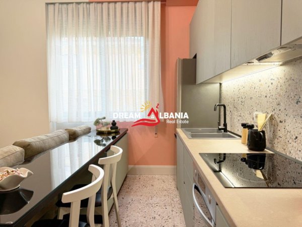 Tirane, jepet me qera apartament 1+1+Ballkon Kati 2, 47 m² 700 € (Prane Pazarit te Ri, ID 42111372)