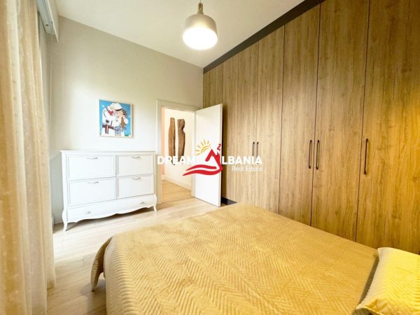 Tirane, jepet me qera apartament 1+1+Ballkon Kati 2, 47 m² 700 € (Prane Pazarit te Ri, ID 42111372)