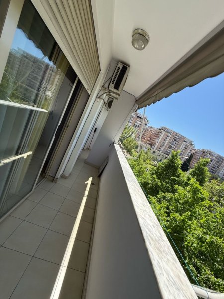 Tirane, jepet me qera apartament 1+1+Ballkon Kati 3, 67 m² 530 € (Don bosco)