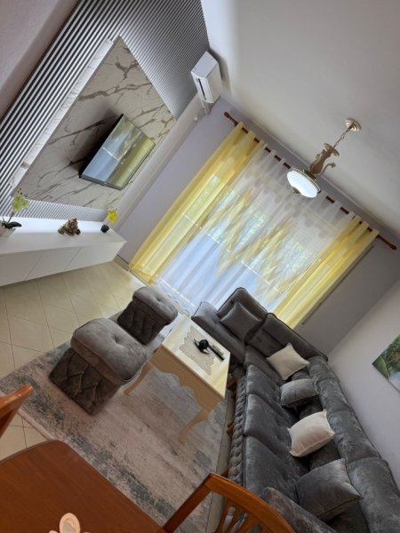 Tirane, jepet me qera apartament 1+1+Ballkon Kati 3, 67 m² 530 € (Don bosco)